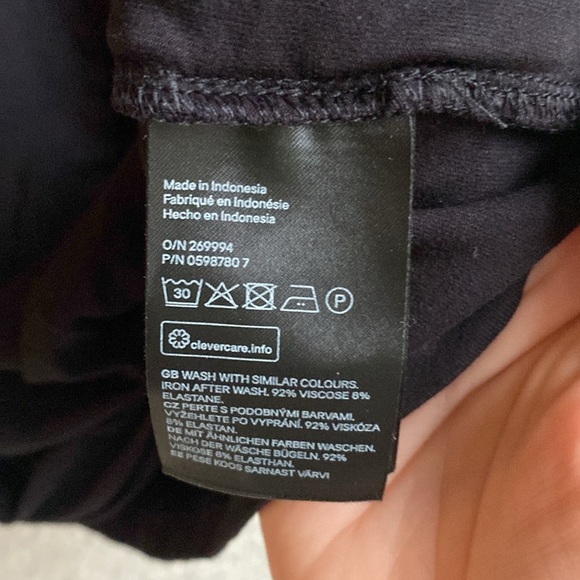 27. NWOT H&M Cross Front Crop - Picture 4 of 5